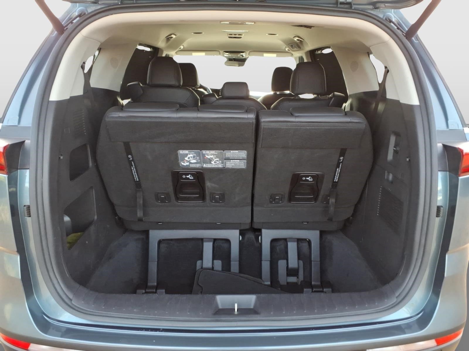 2022 Kia Carnival EX