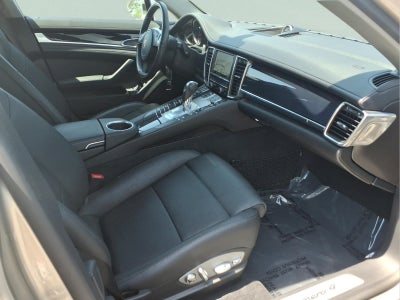 2012 Porsche Panamera 4dr HB