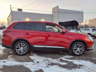 2016 Mitsubishi Outlander SE
