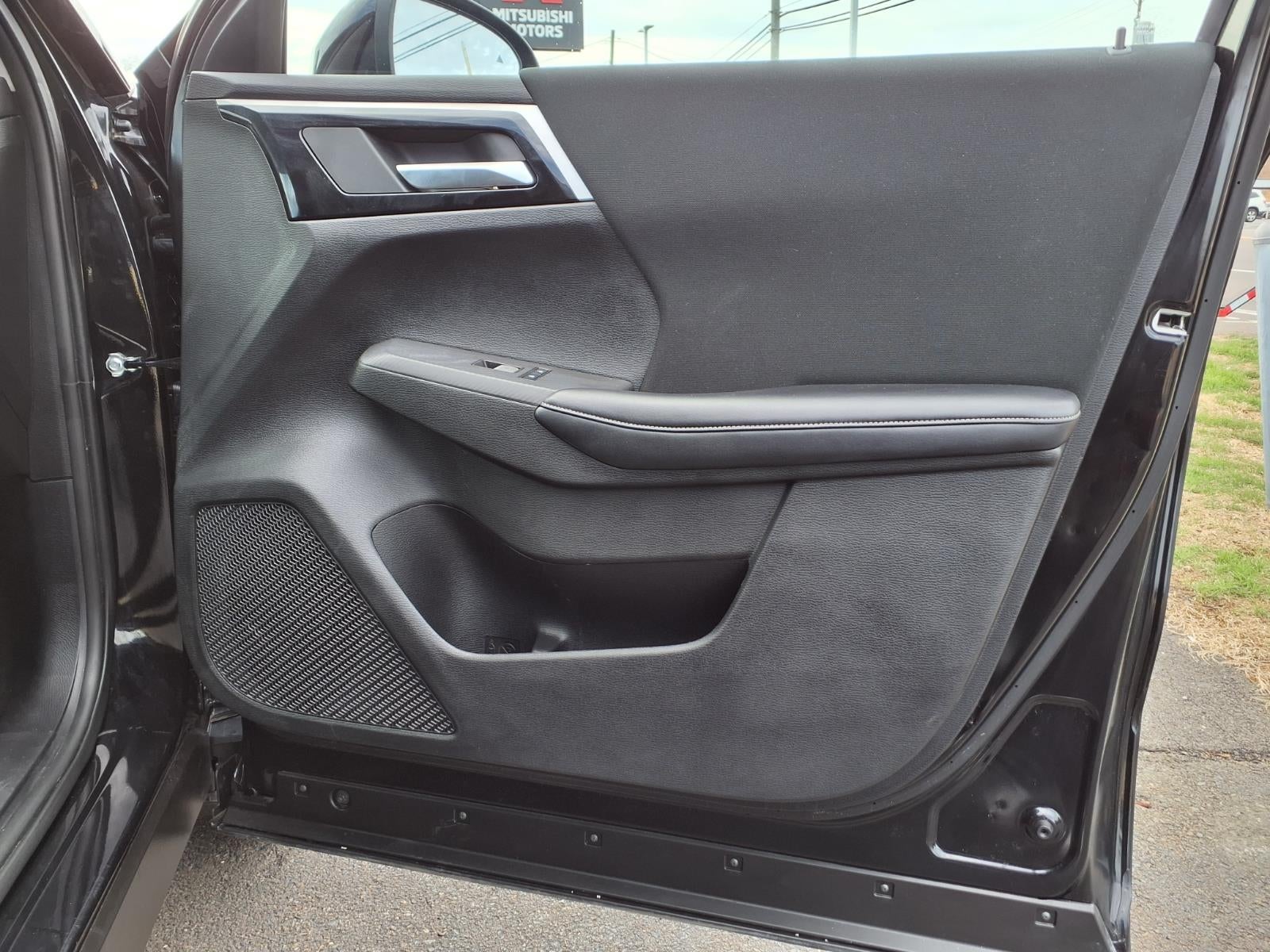 2024 Mitsubishi Outlander ES