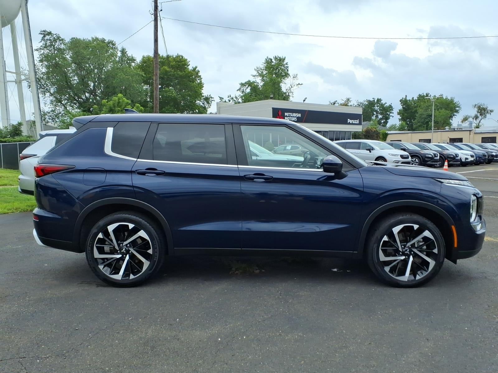 2024 Mitsubishi Outlander SE