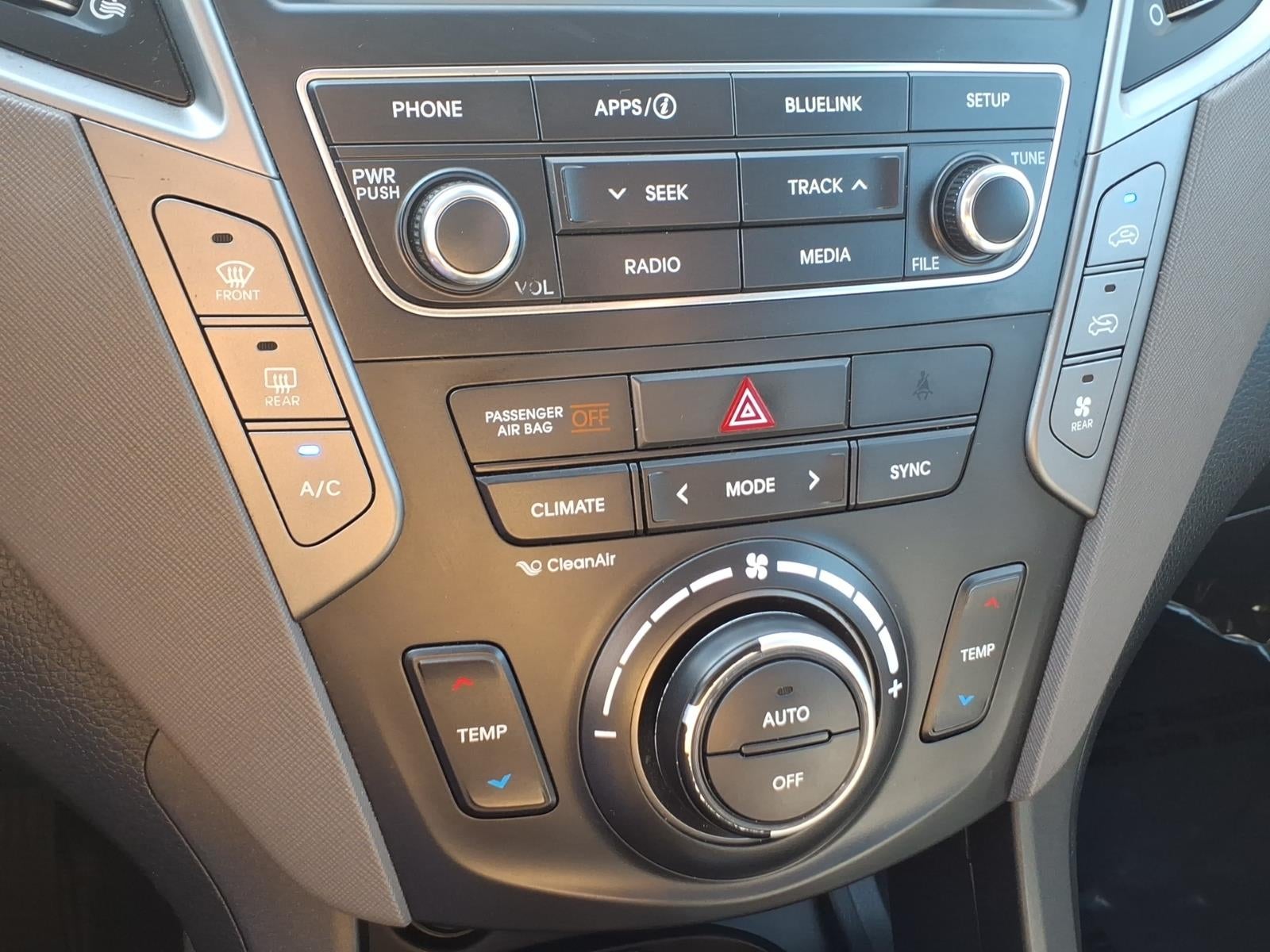 2017 Hyundai SANTA FE SE