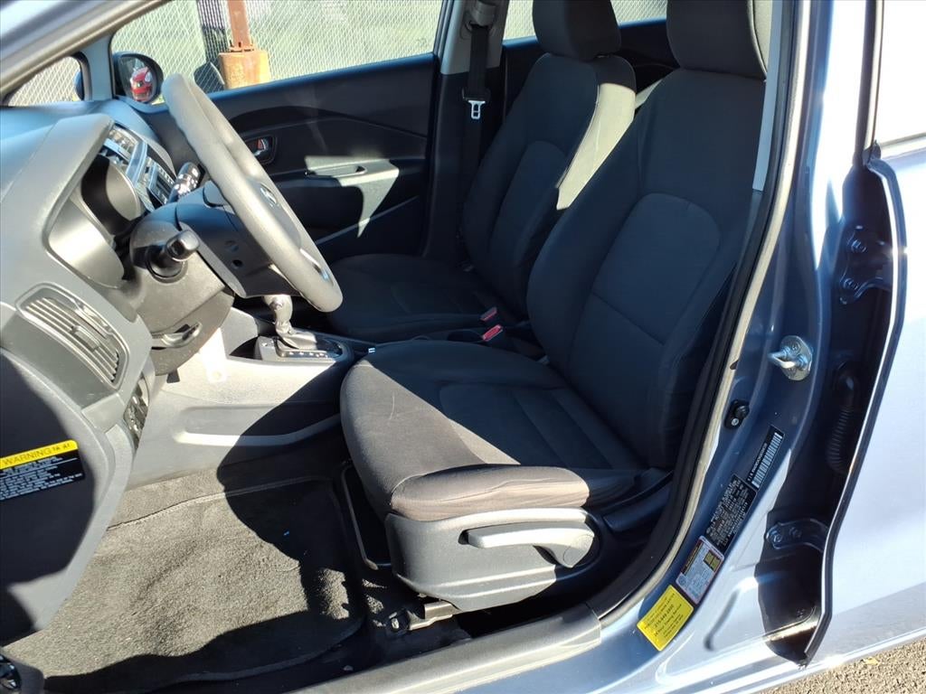 2016 Kia Rio 5-Door LX