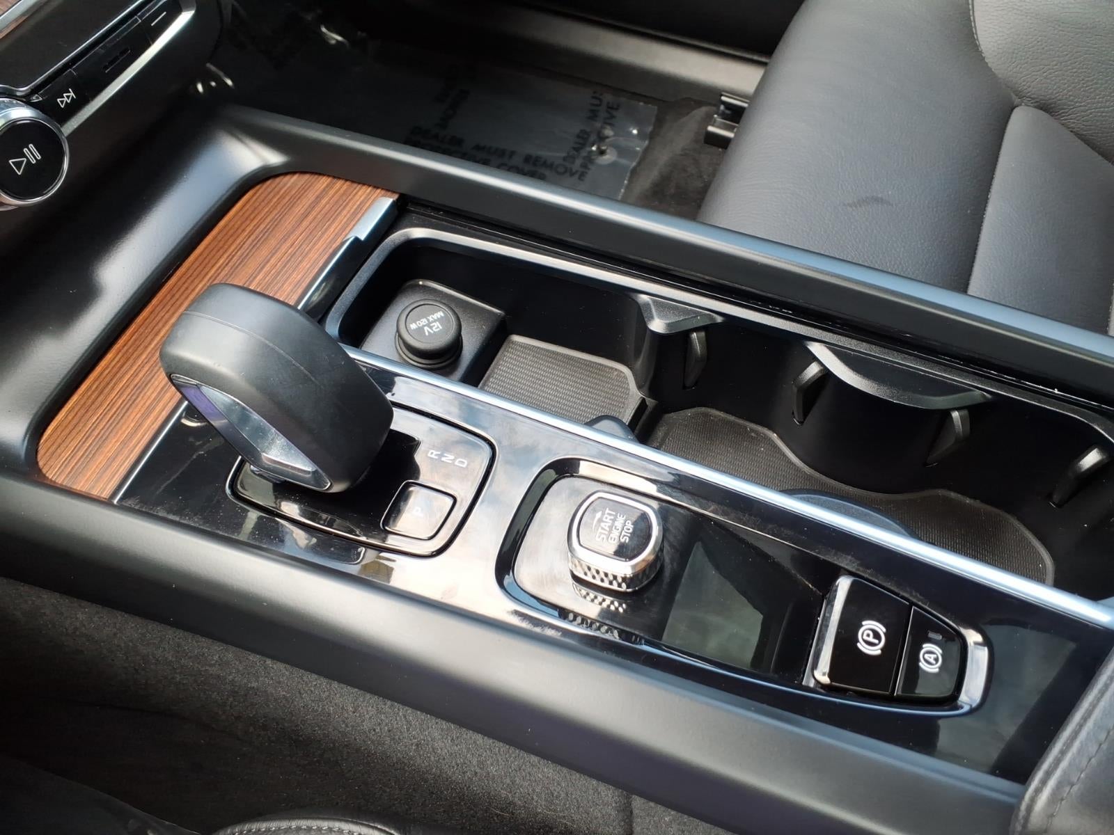 2023 Volvo XC60 B5 Plus Bright Theme