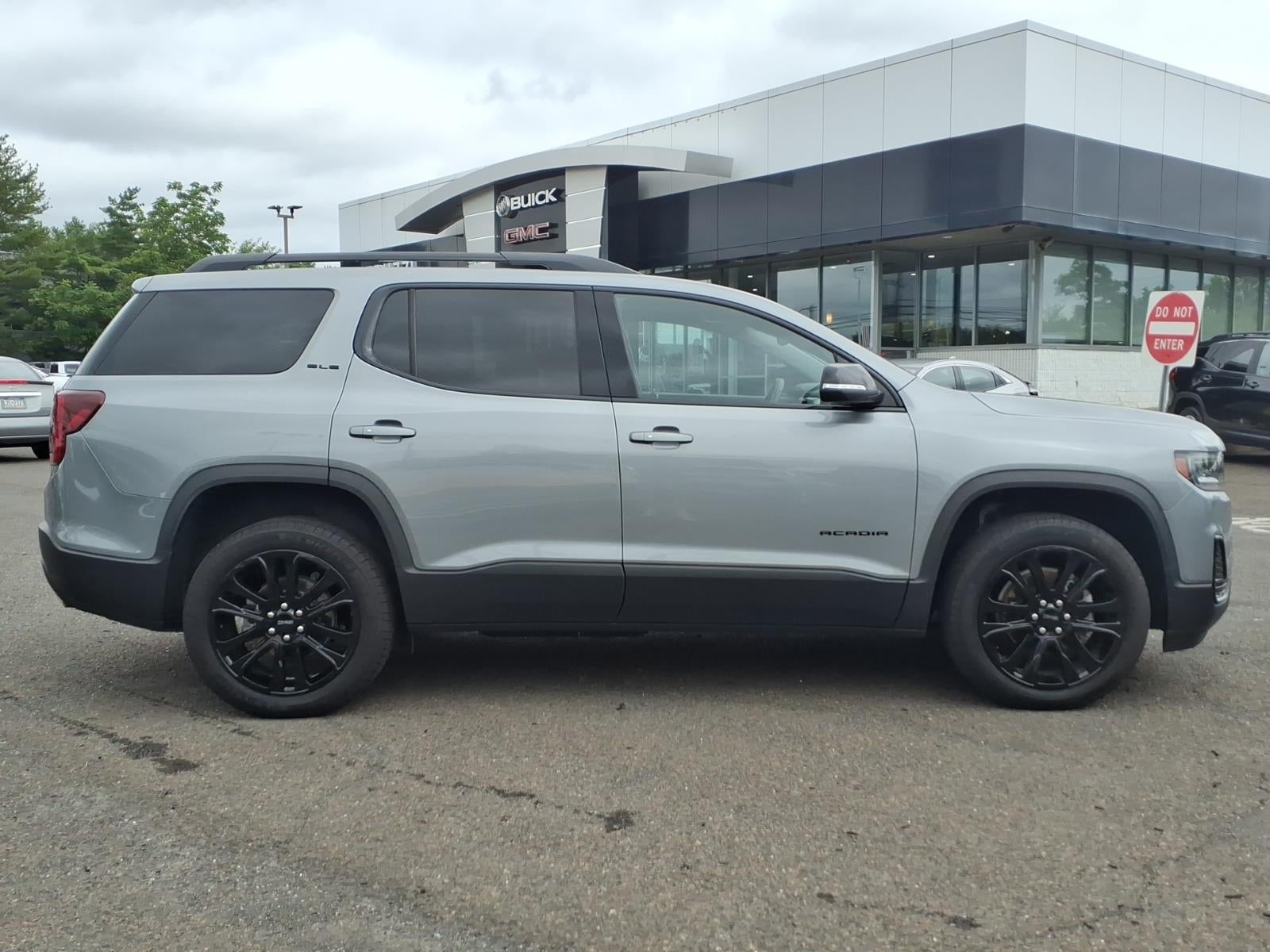 2023 GMC Acadia SLE - Photo 2