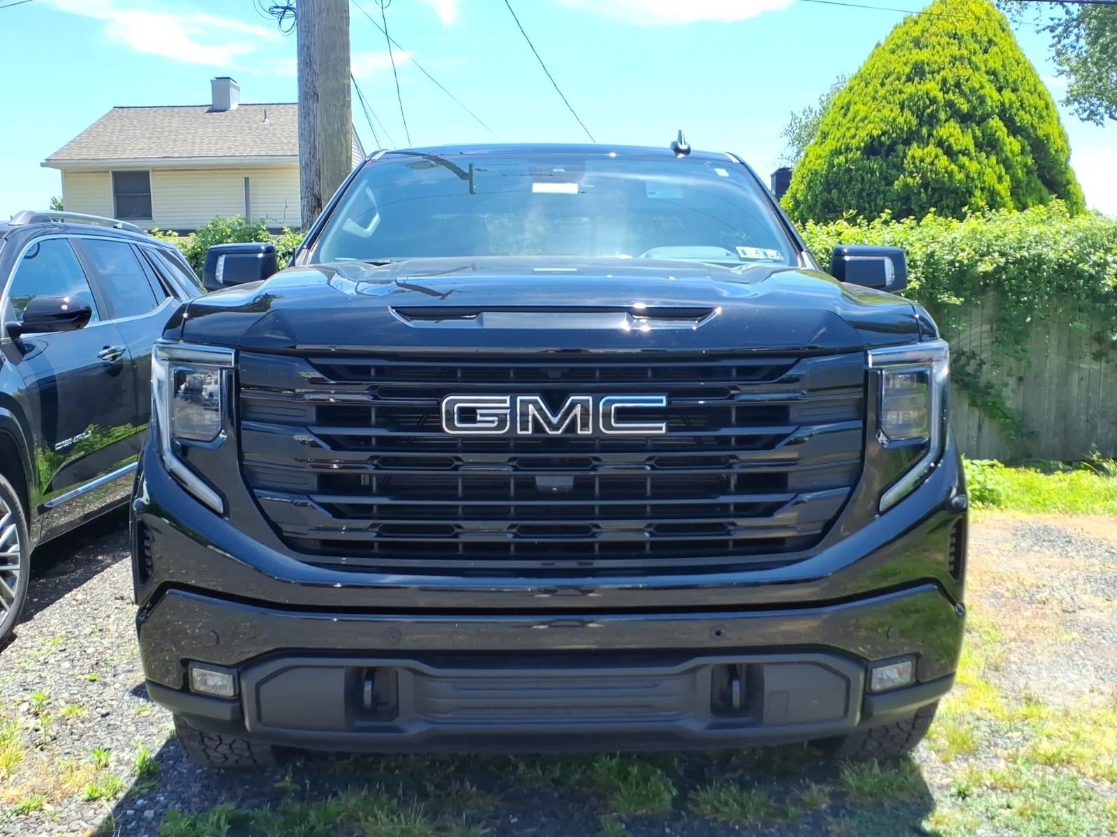 2025 GMC Sierra 1500 Elevation