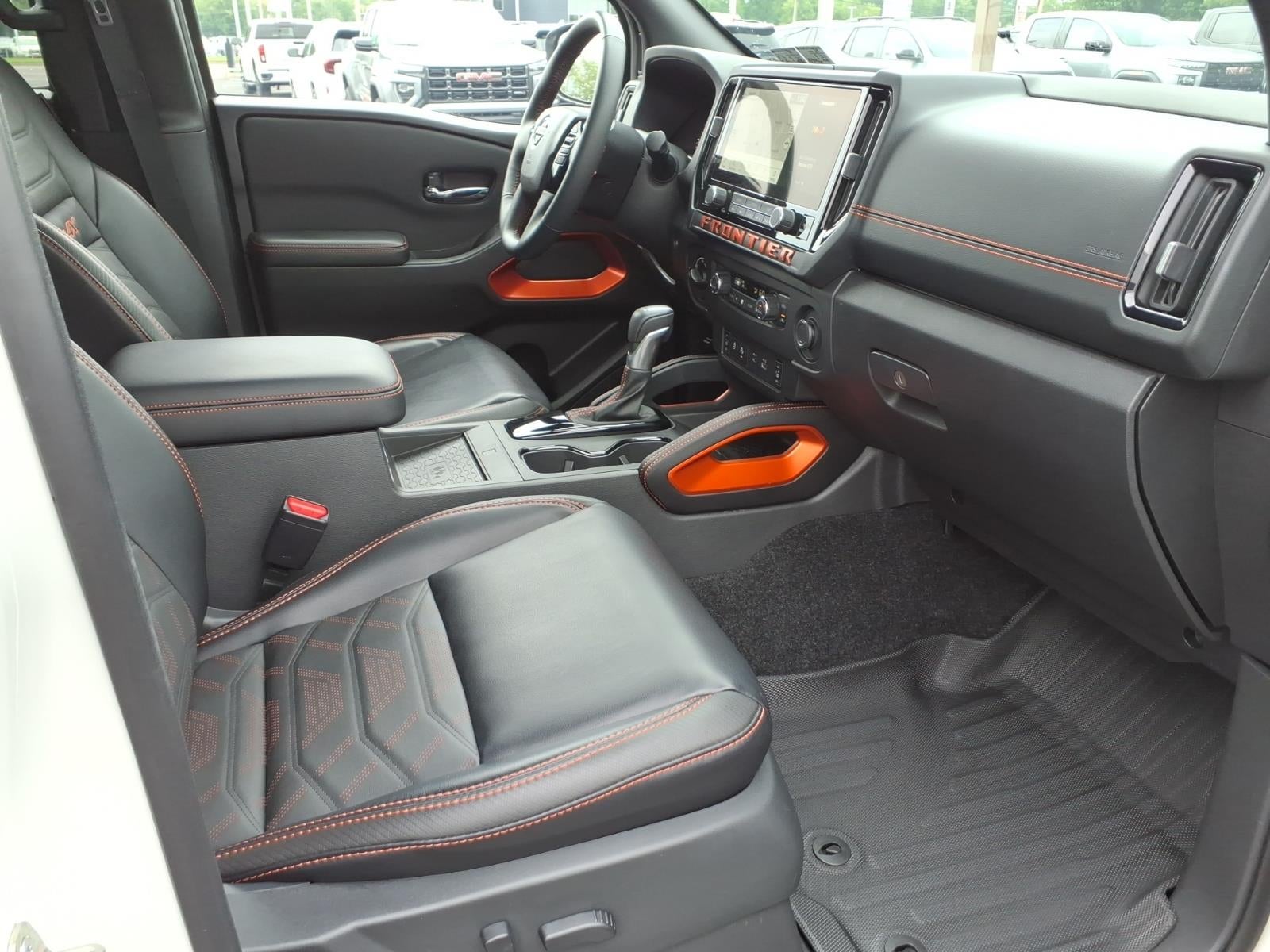 2025 Nissan Frontier Crew Cab PRO-4X 4x4