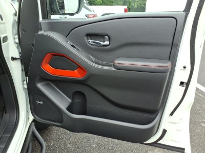 2025 Nissan Frontier Crew Cab PRO-4X 4x4