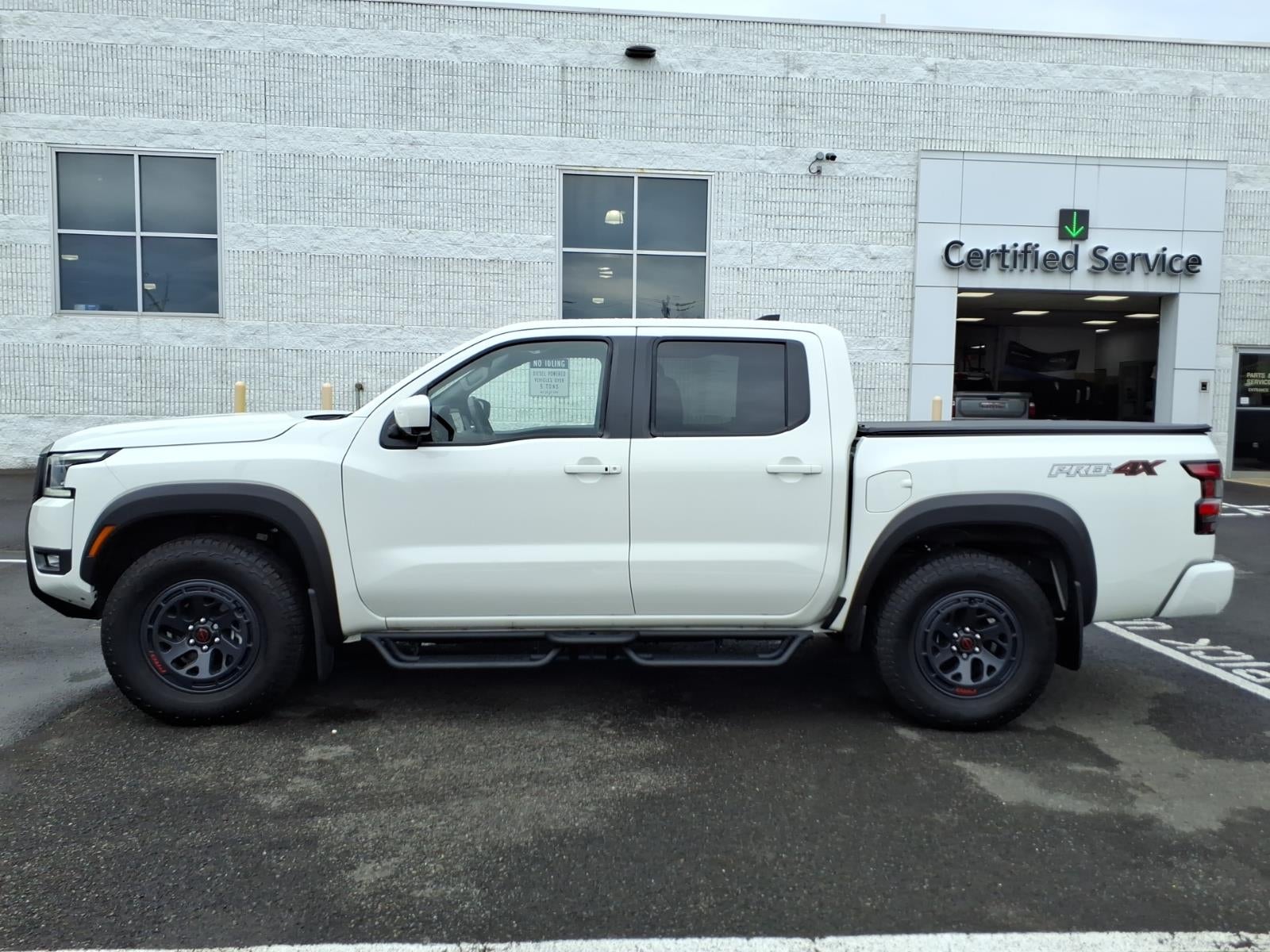 2025 Nissan Frontier Crew Cab PRO-4X 4x4