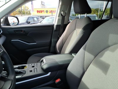2024 Toyota Highlander LE
