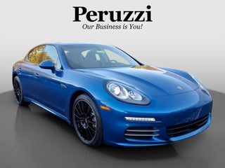 2016 Porsche Panamera 4