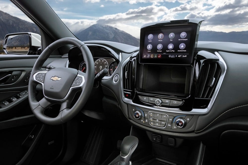 Dashboard of the 2022 Chevy Traverse